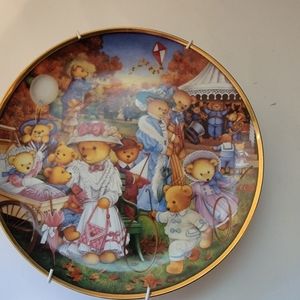 Collector Plate "A Teddy Bear Outing"